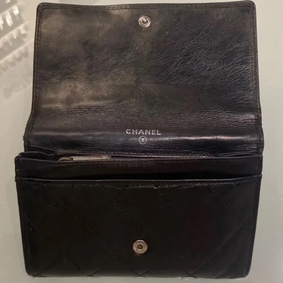 CHANEL Quilted Cambon Ligne Lambskin Leather Flap Wallet Black - Picture 11 of 16